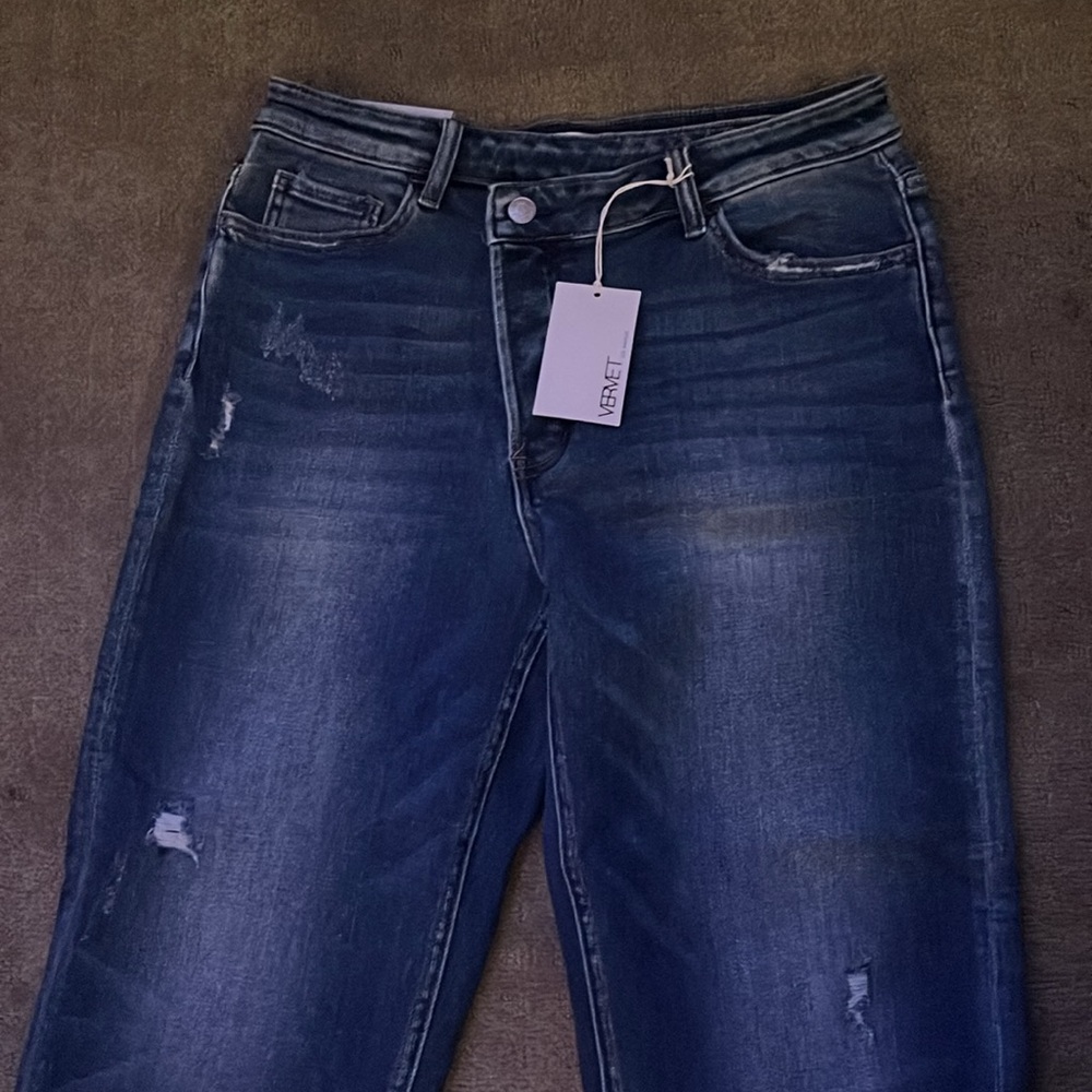 NWT Vervet jeans. Cuffed. Distressing throughout. Size 30